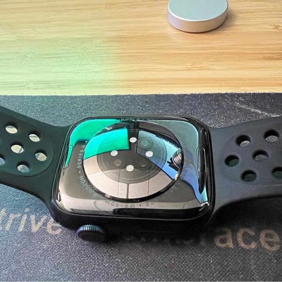 Apple Watch Series 8 GPS/LTE 45mm - Picture 3 of 6